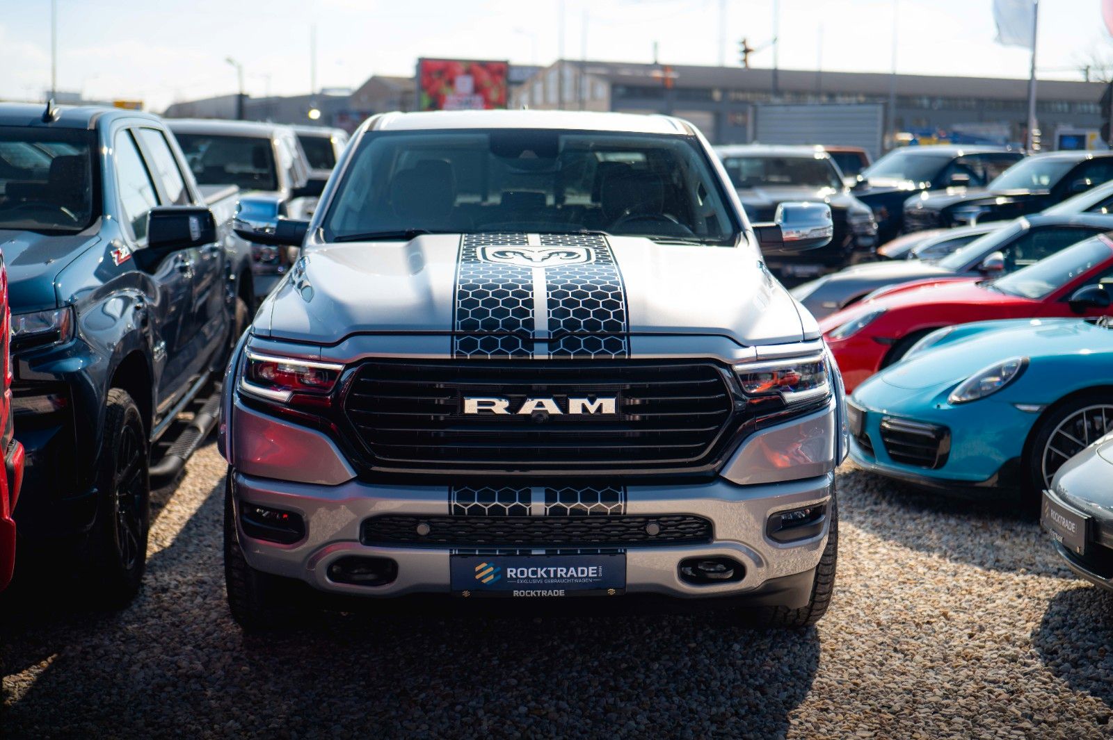 Fahrzeugabbildung Dodge RAM 5.7 V8 HEMI 4x4 Night LARAMIE LONGBED 19%