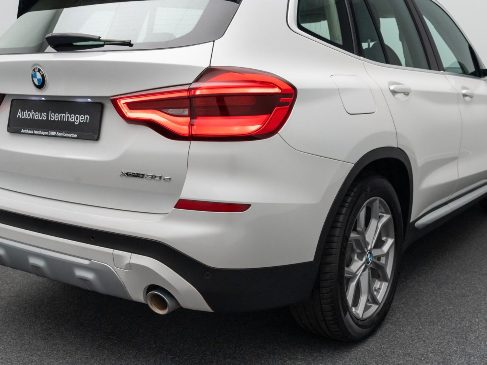 Fahrzeugabbildung BMW X3 xD30e xLine DAB HiFi Alarm AHK Sport Individu