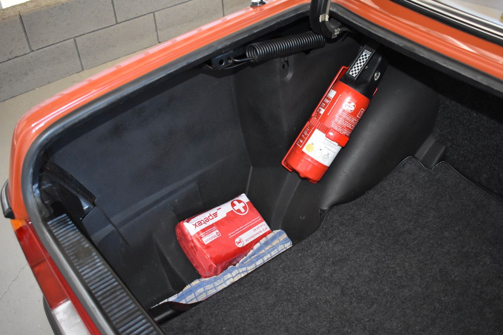 Fahrzeugabbildung Mercedes-Benz 250 6 Zylinder Benziner Zustand Top BRD H-Zulass
