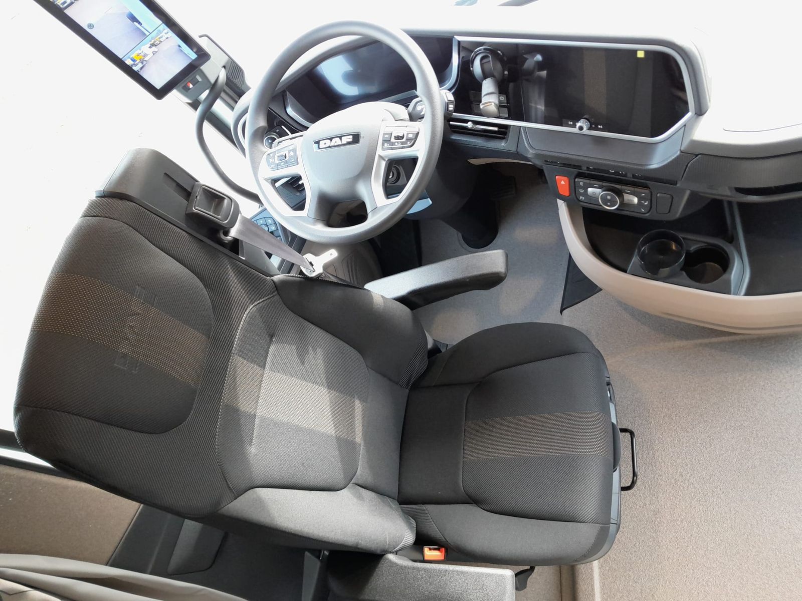 Fahrzeugabbildung DAF FT XG 480 LD 2x vorhanden