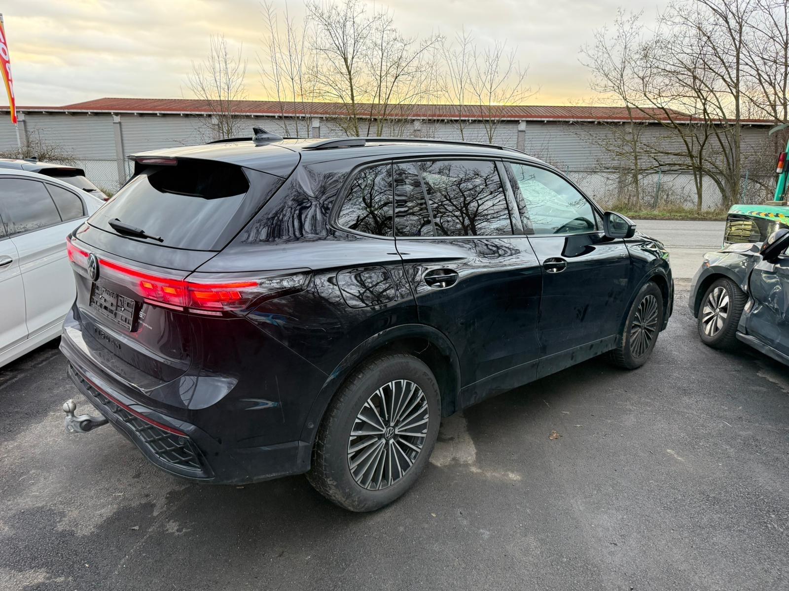 Volkswagen Tiguan 2.0 TDI R-Line Kamera/Massage/LED/ACC/SHZ