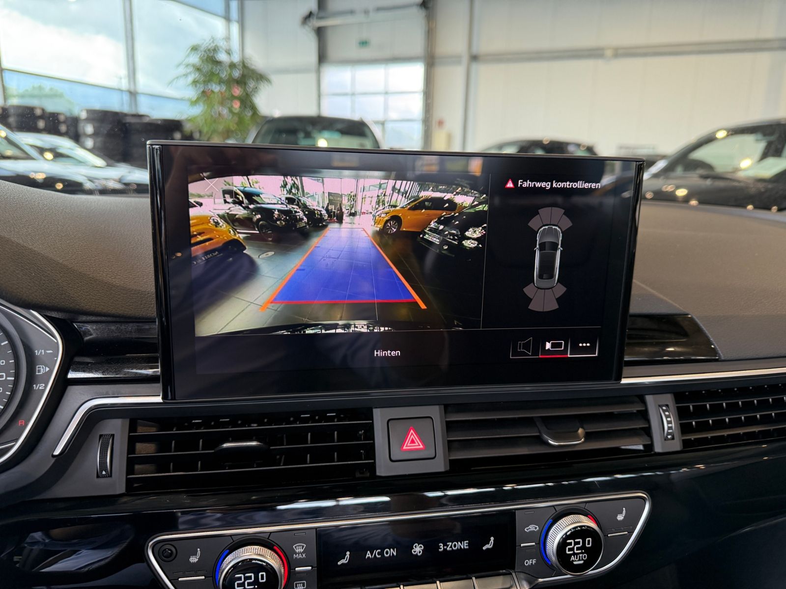 Fahrzeugabbildung Audi A5 Cabriolet 40 TFSI S line RFK LED NAVI