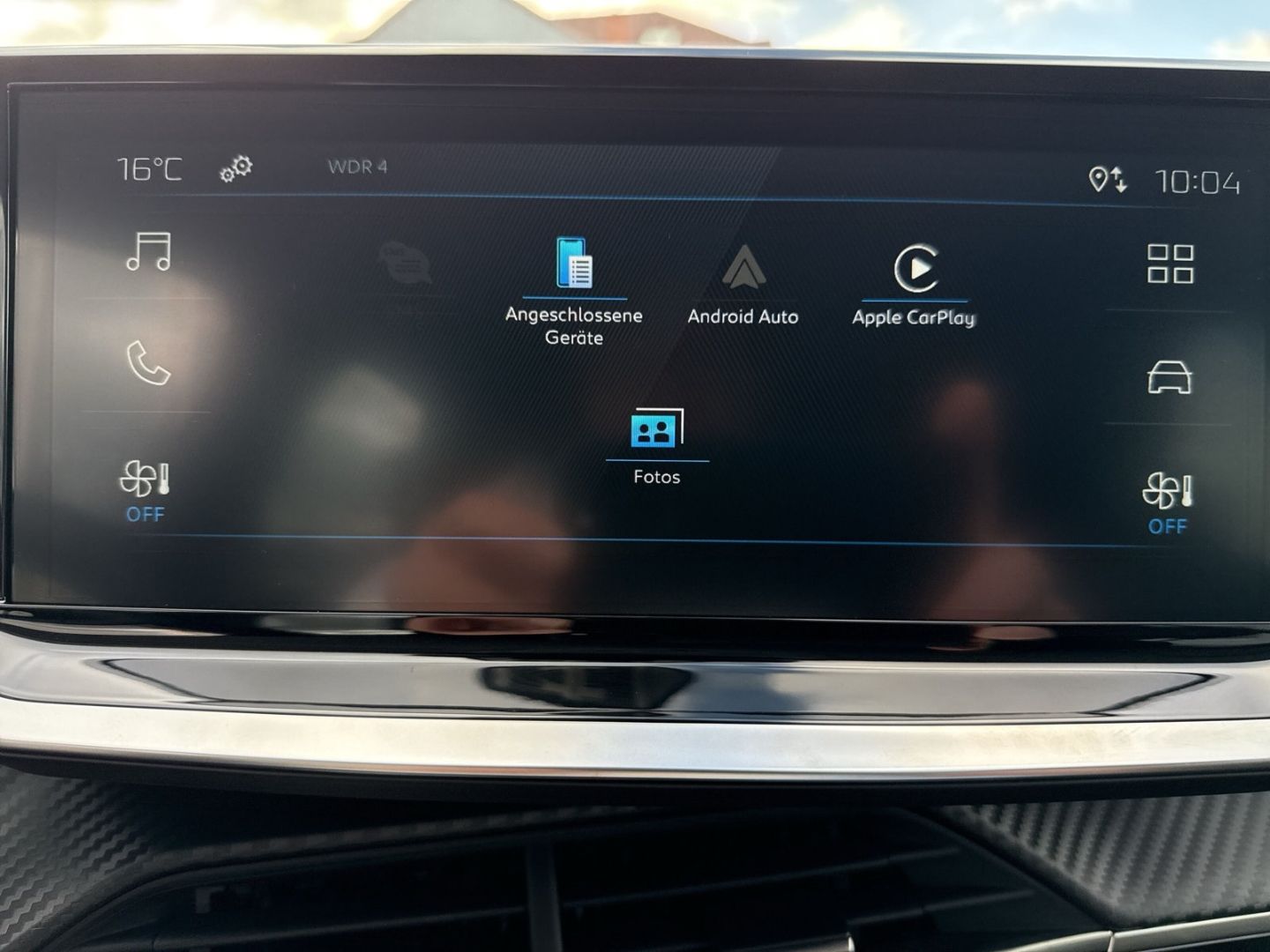 Fahrzeugabbildung Peugeot 208 Style 1.2 PureTech 100 Fahrerprofil DAB SHZ