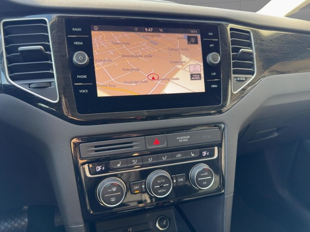 Fahrzeugabbildung Volkswagen Golf Sportsvan Highline  AHK SCHWENKB. NAVI  RÜC