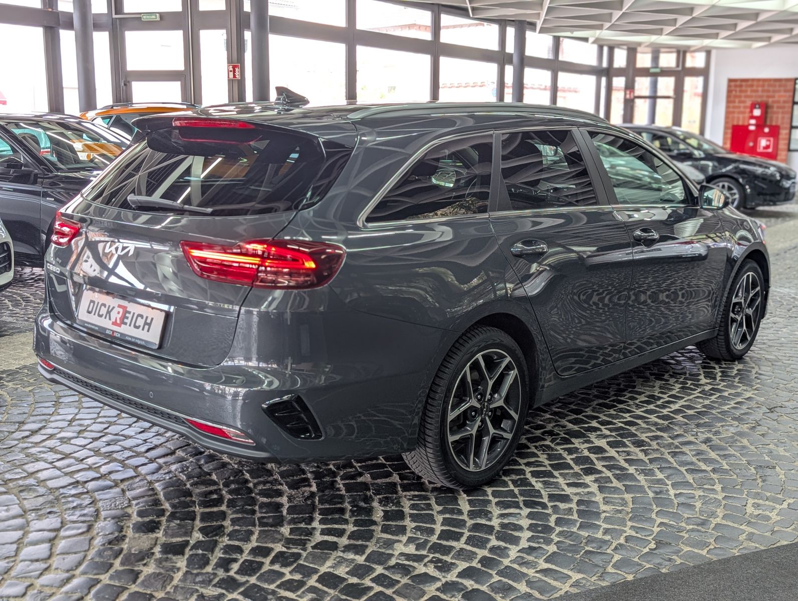 Fahrzeugabbildung Kia cee'd Sportswagon 1.5 Spirit SCC JBL KAM 7J Gar.