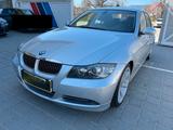 BMW 330 Baureihe 3 Lim. 330i - BMW 330 aus 2006: 330i