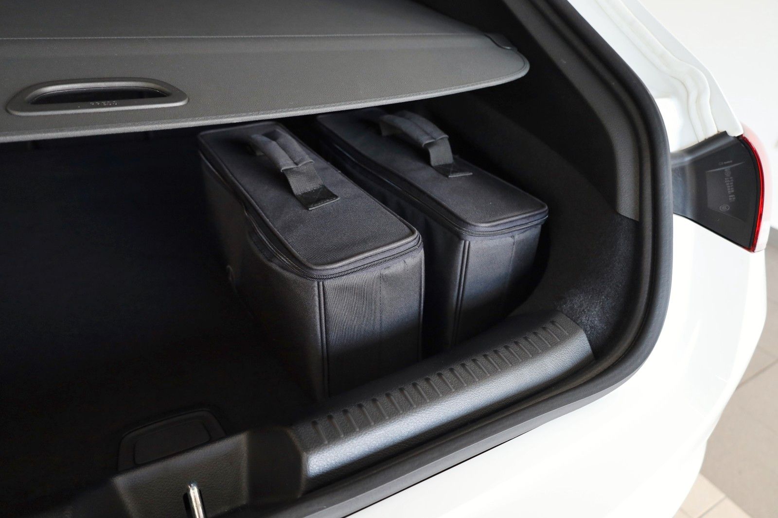 Fahrzeugabbildung Mercedes-Benz CLA 250e SB Progressive,Leder,Navi,LED,Kamera+WR