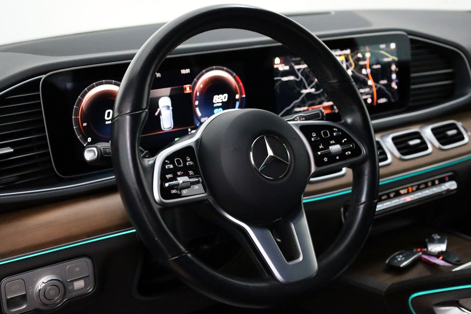 Fahrzeugabbildung Mercedes-Benz GLE 350e 4M AMG Leder,Navi,LED,Panorama,Night