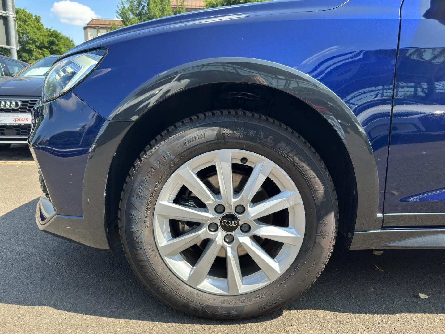 Fahrzeugabbildung Audi A1 allstreet 30 TFSI LED Smartphone PDC vo.hi.