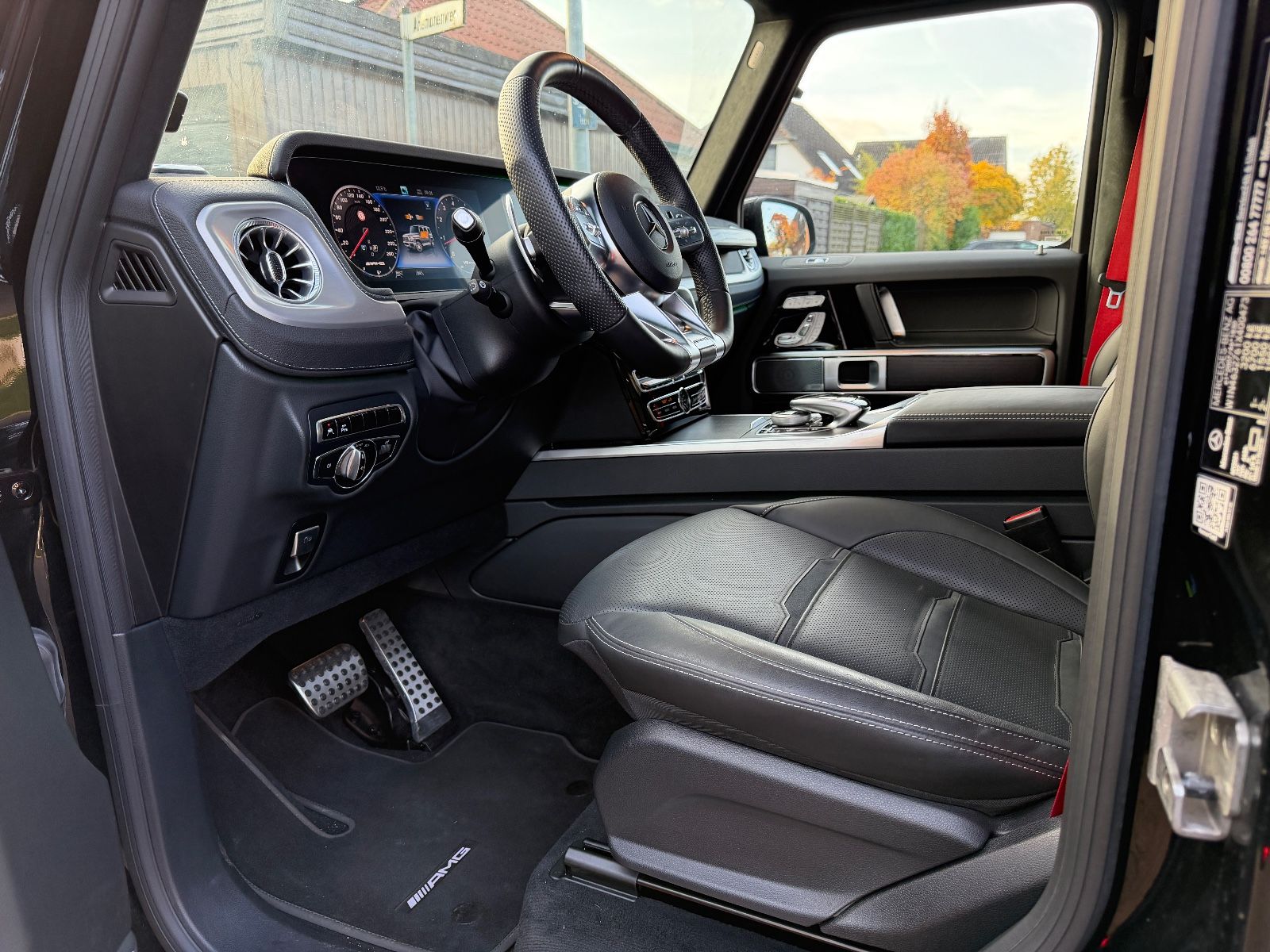 Fahrzeugabbildung Mercedes-Benz G 63 AMG MEMO*BURMESTER*SDACH*ACC*LED*SBELÜFTUNG