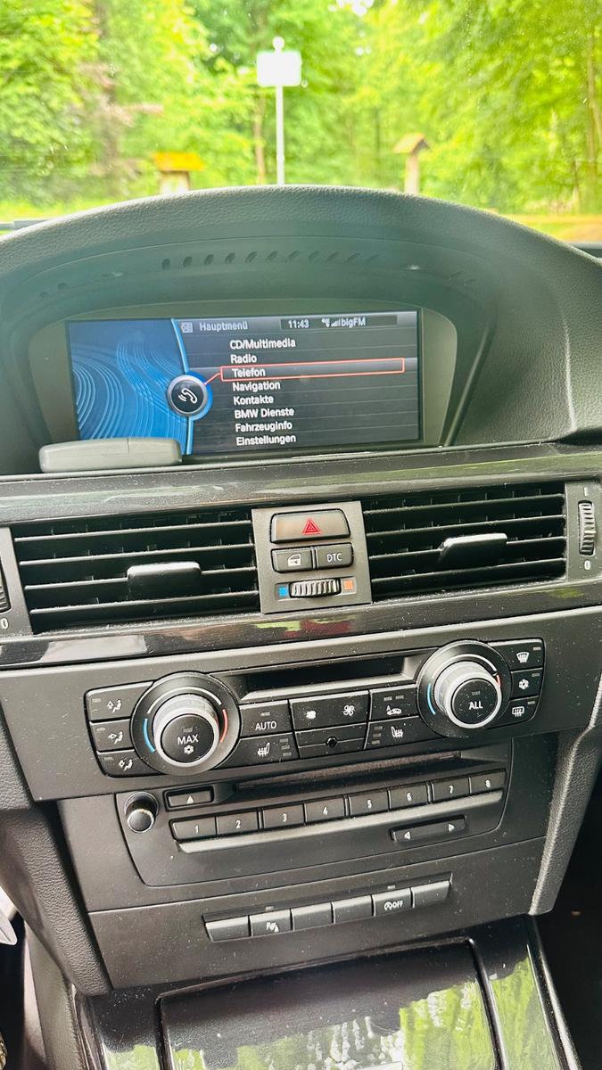 BMW 318 2010 — photo 5