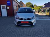 Toyota Verso Executive - silberne Toyota Verso