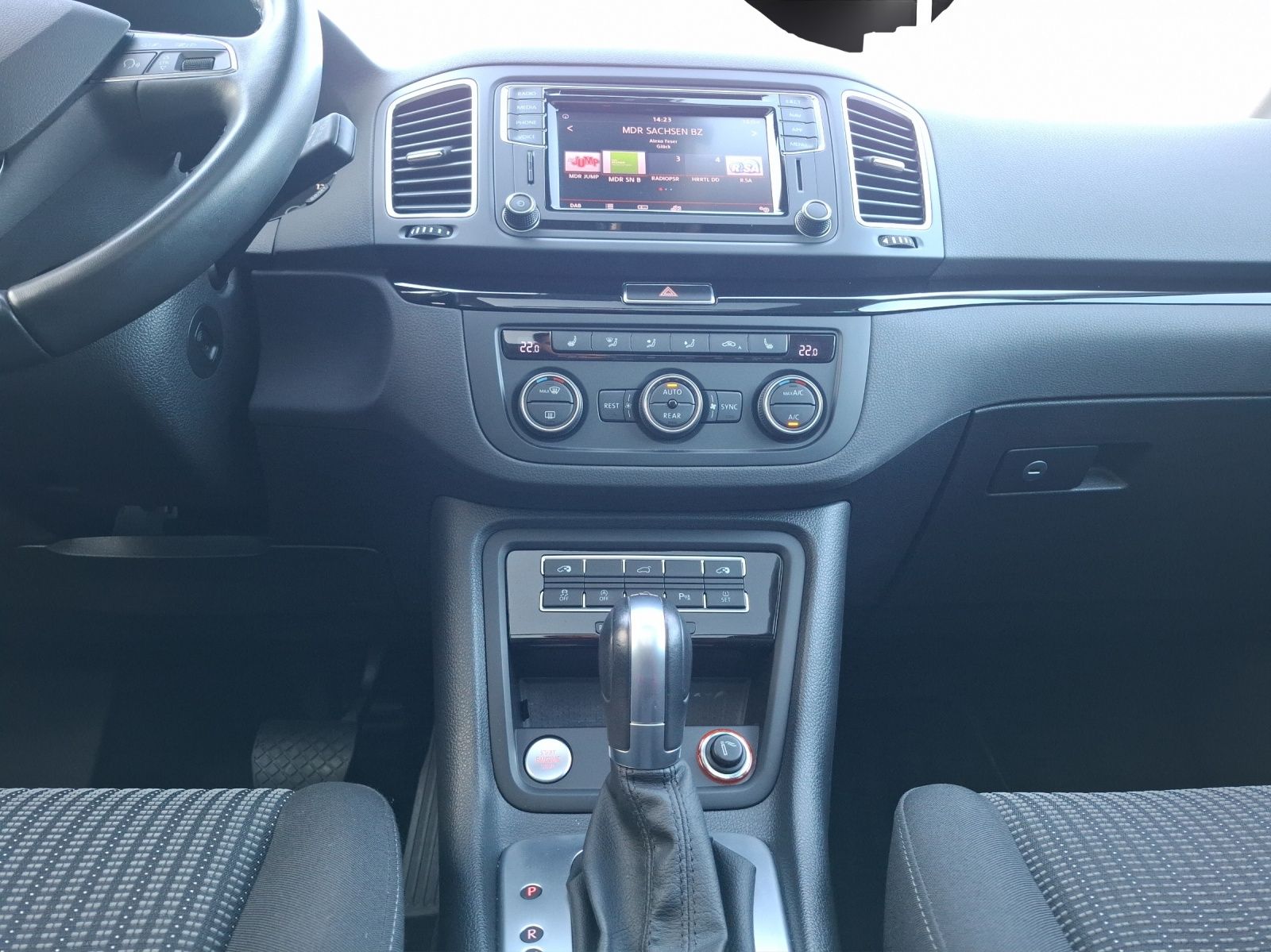 Fahrzeugabbildung SEAT Alhambra TSI Style DSG Bi-Xenon Navi PANO RFK GR