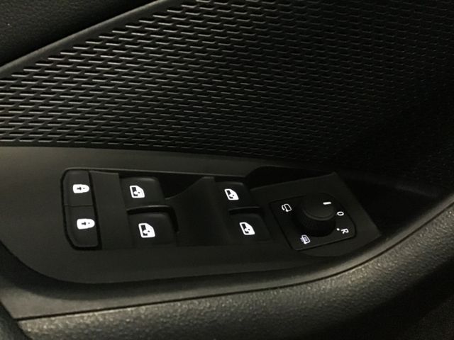 Fahrzeugabbildung Skoda Octavia Ambition 1.5 TSI Combi Navi/Tempo/RFK