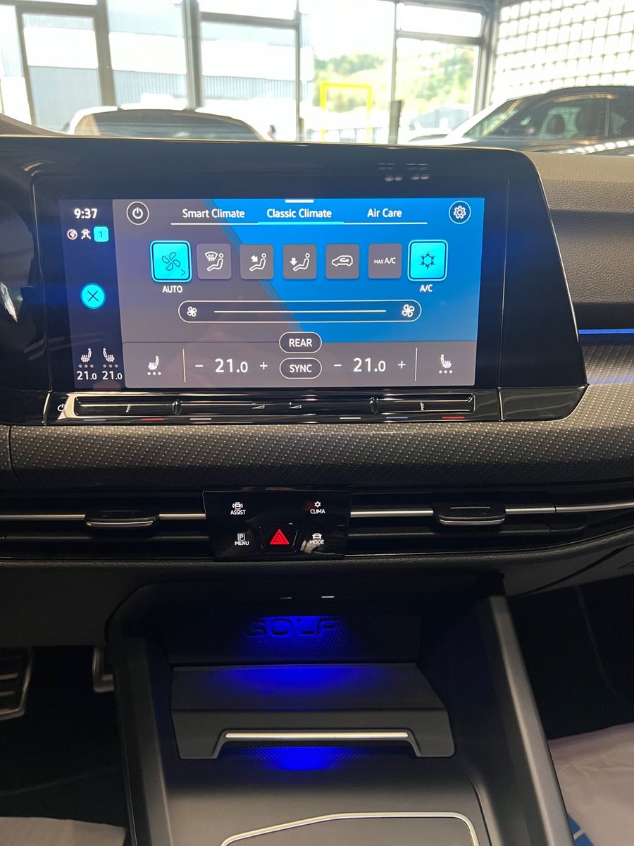 Fahrzeugabbildung Volkswagen Golf VIII Lim. R 4Motion *LAPIZ BLUE*KAMERA*IQ*