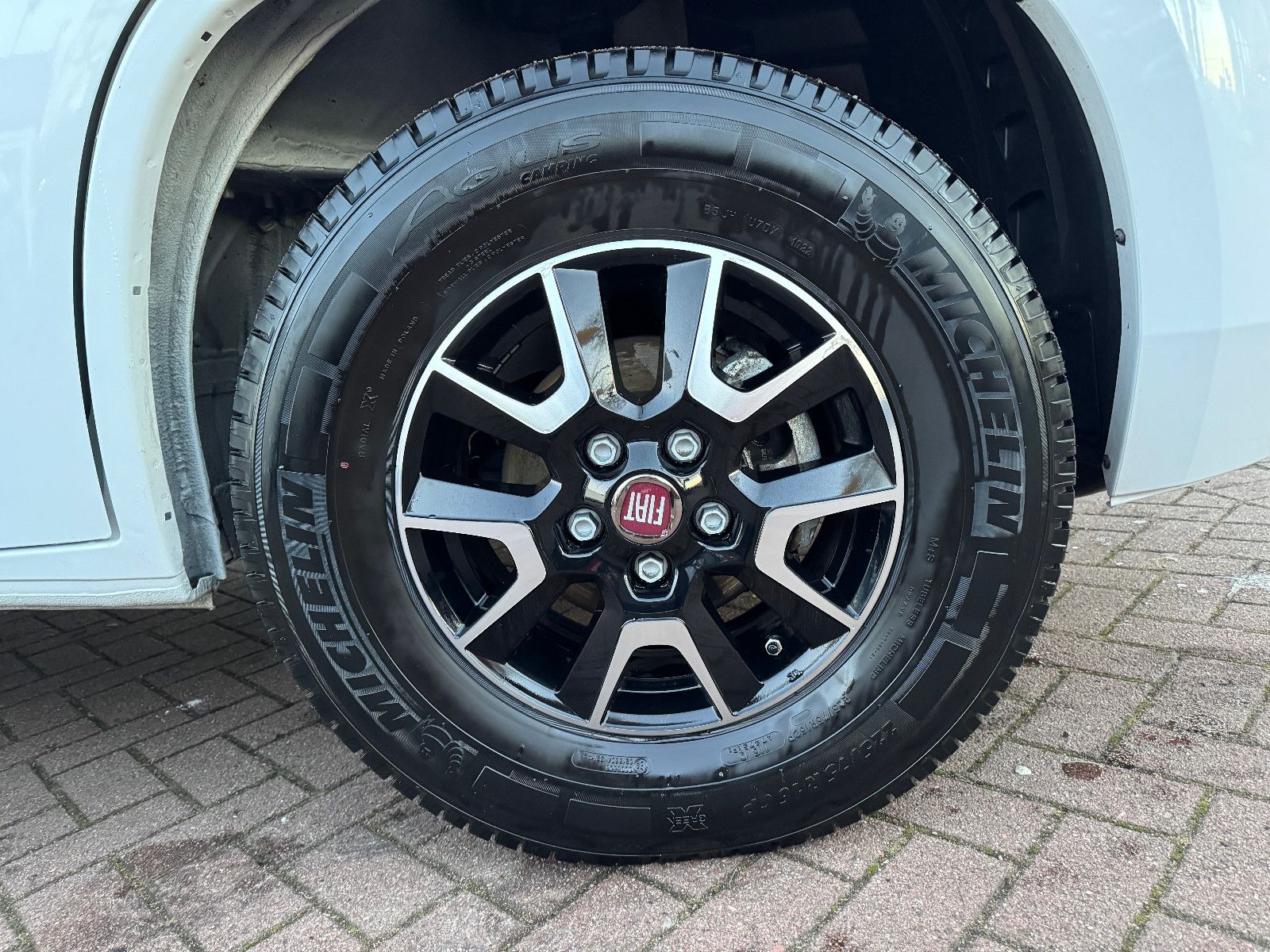 Fahrzeugabbildung Benimar Mileo M282 LOUNGE LUFTFEDERUNG SOLAR TV SAT AHK