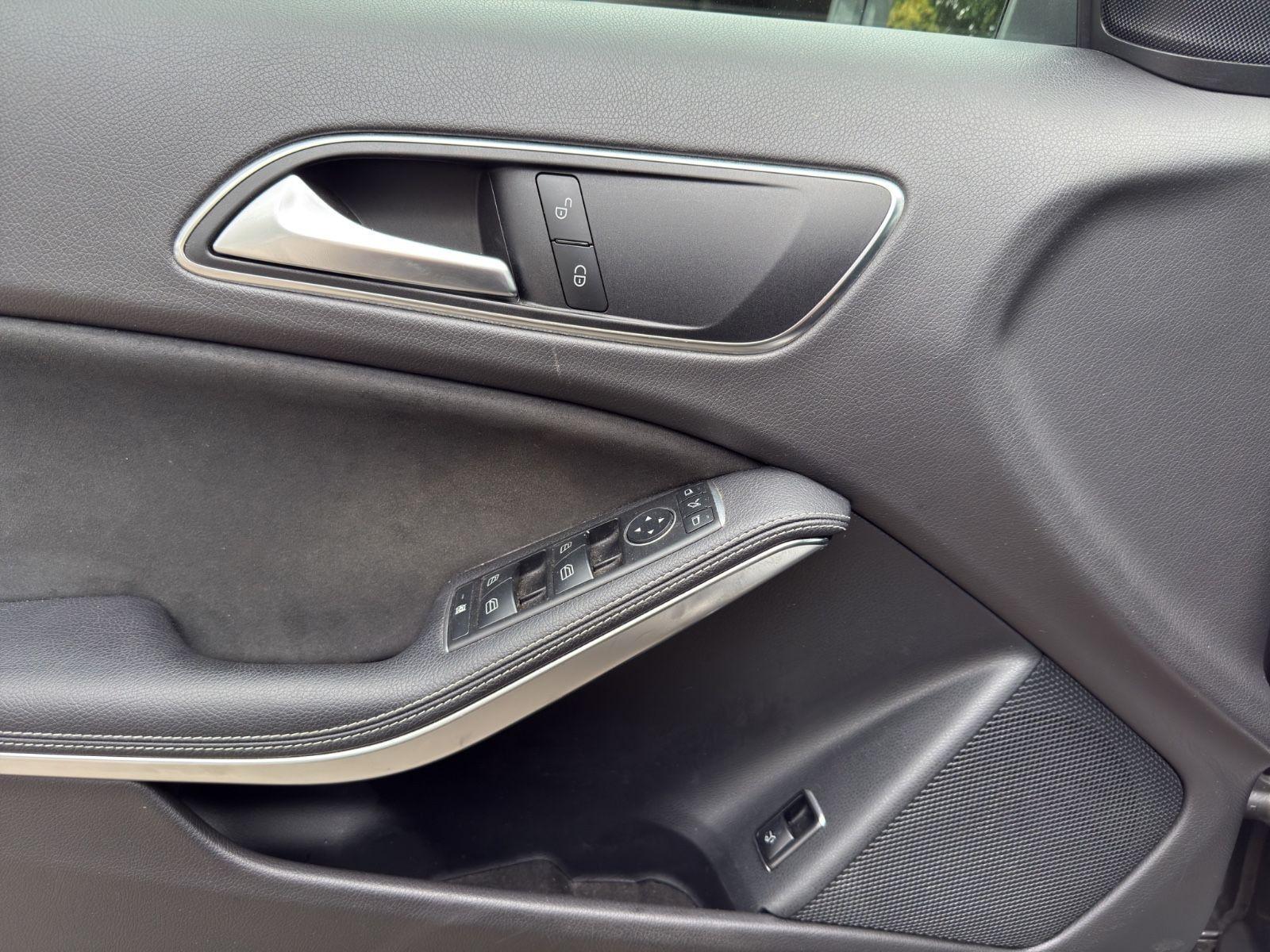 Mercedes-Benz GLA 250 AMG LINE |KEYLESS|PANO|360|LED|EDITION
