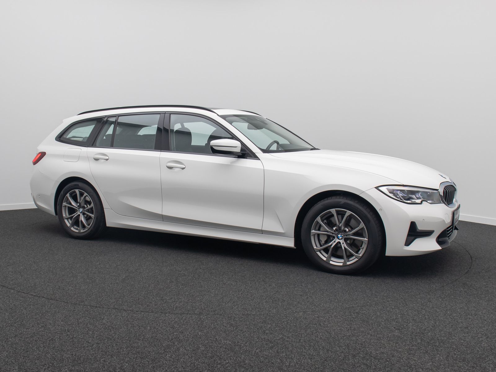 Fahrzeugabbildung BMW 330d xD Sport Line DAB Kamera Laser Panorama