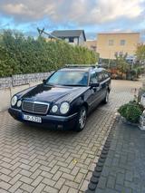 Mercedes-Benz Mercedes Benz E280 4Matic  V6 S210 - Mercedes-Benz E-Klasse S210