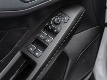 Ford Focus Active 1.0 X Parkautomatik Navi B&O LED