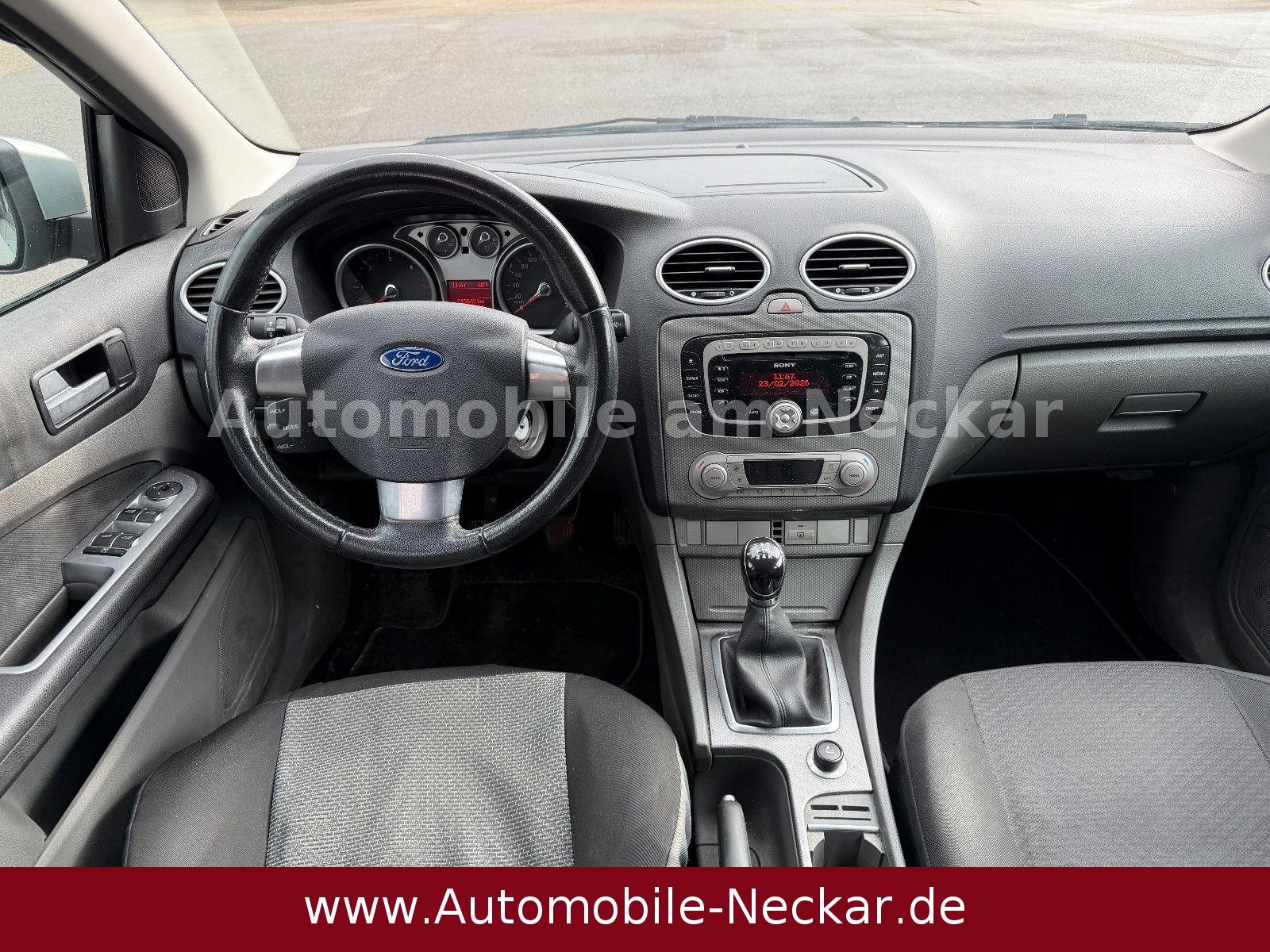 Ford Focus 2009 — photo 12