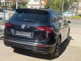 Volkswagen Tiguan Allspace R-Line Highline 4Motion - gebrauchte VW Tiguan Allspace aus dem Jahr 2019