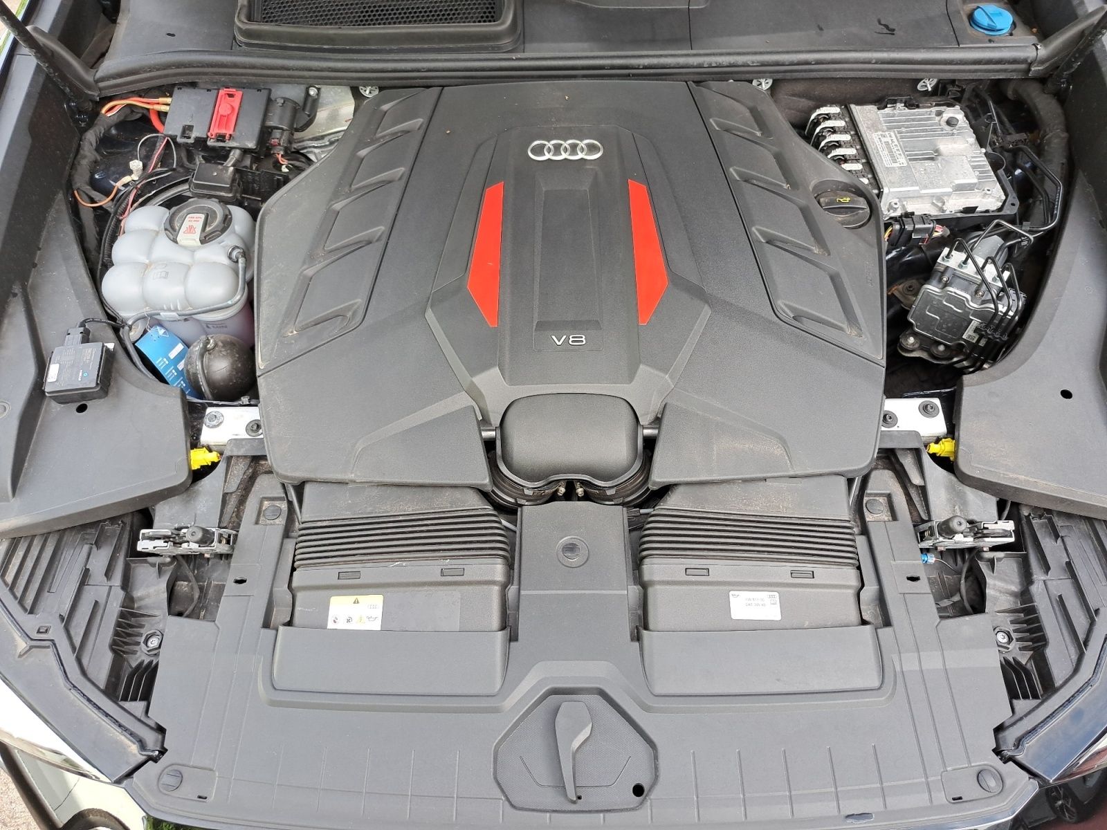 Audi SQ8 - Bild 23