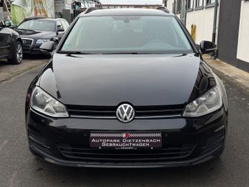 Volkswagen Golf - 2