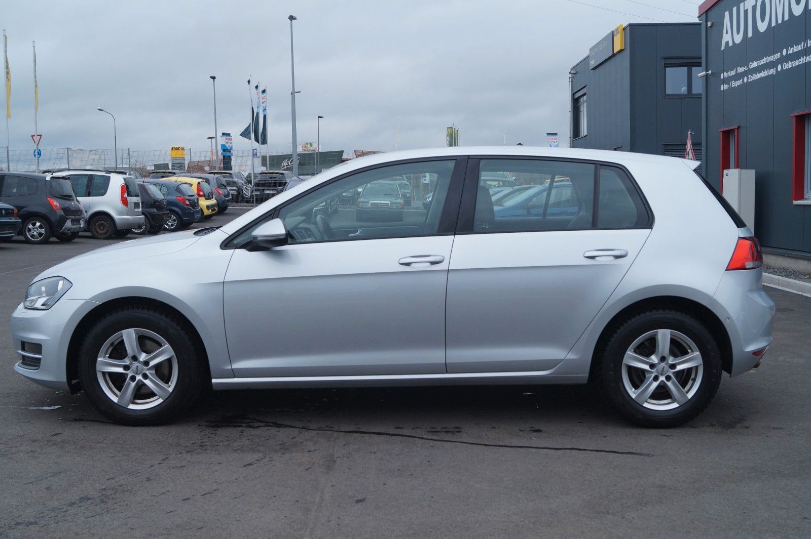 Fahrzeugabbildung Volkswagen Golf VII Lim. Comfortline BMT