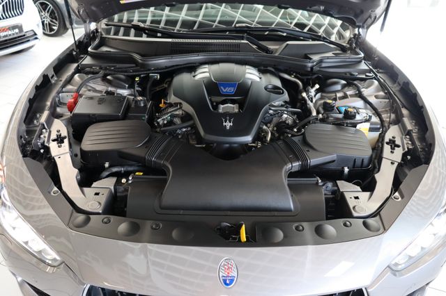 Fahrzeugabbildung Maserati Ghibli 3.0 V6 S Q4 GranSport |KAMERA|LED|CARBON