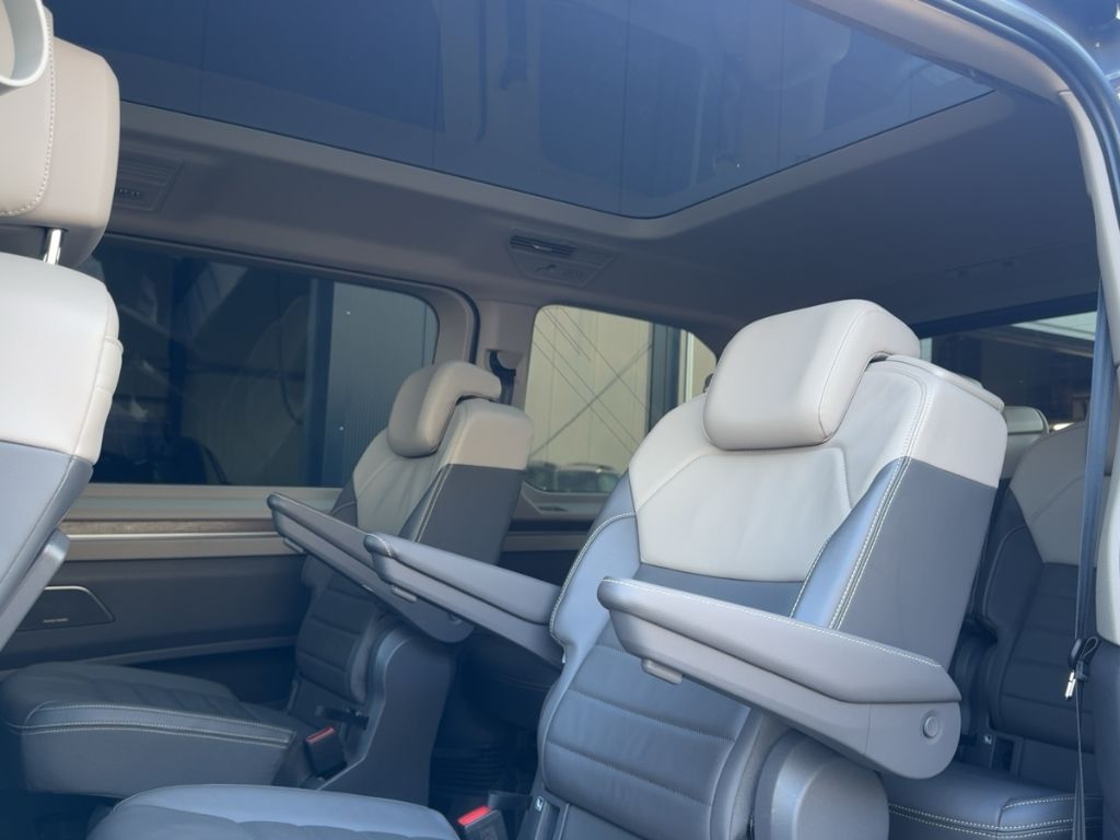 Fahrzeugabbildung Volkswagen T7 Multivan Standheizung  Leder  Winterpaket