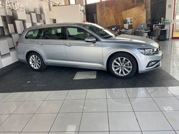 Volkswagen Passat - 4