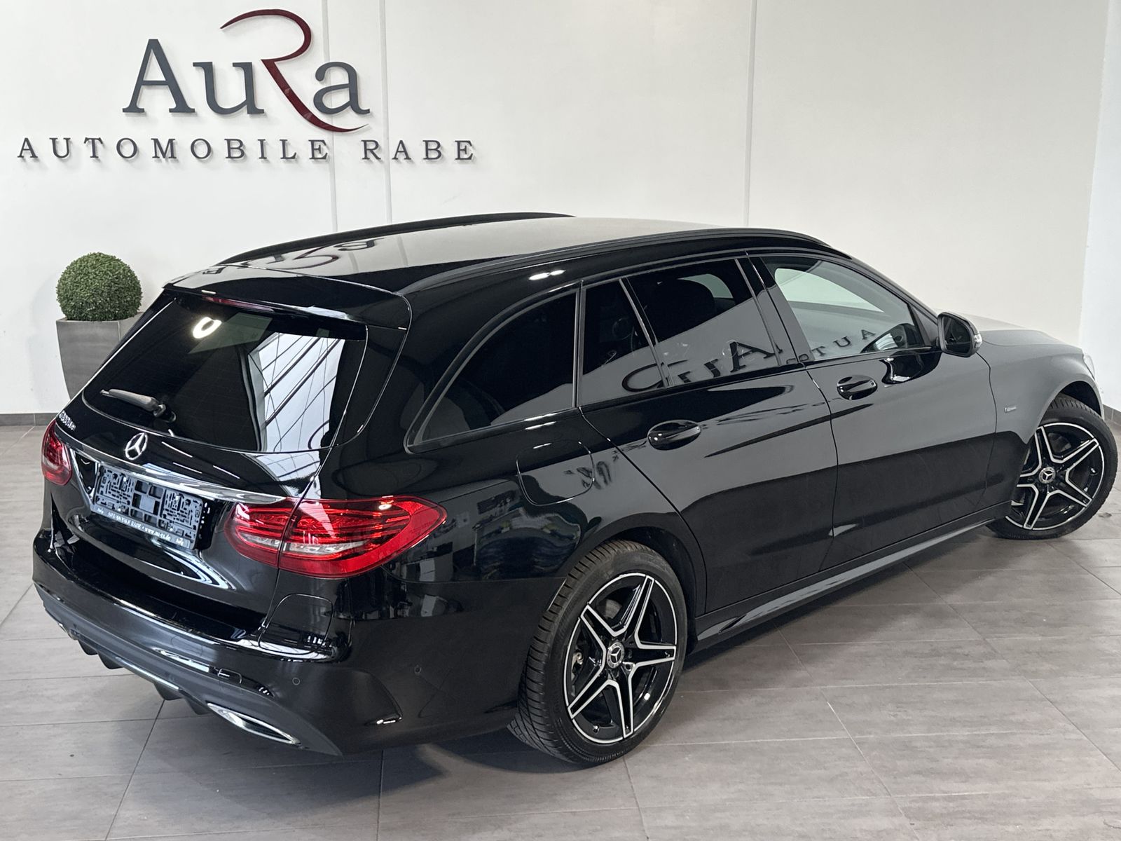 Fahrzeugabbildung Mercedes-Benz C 300de T AMG-Line NAV+LED+KAM+BURMESTER+CARPLAY