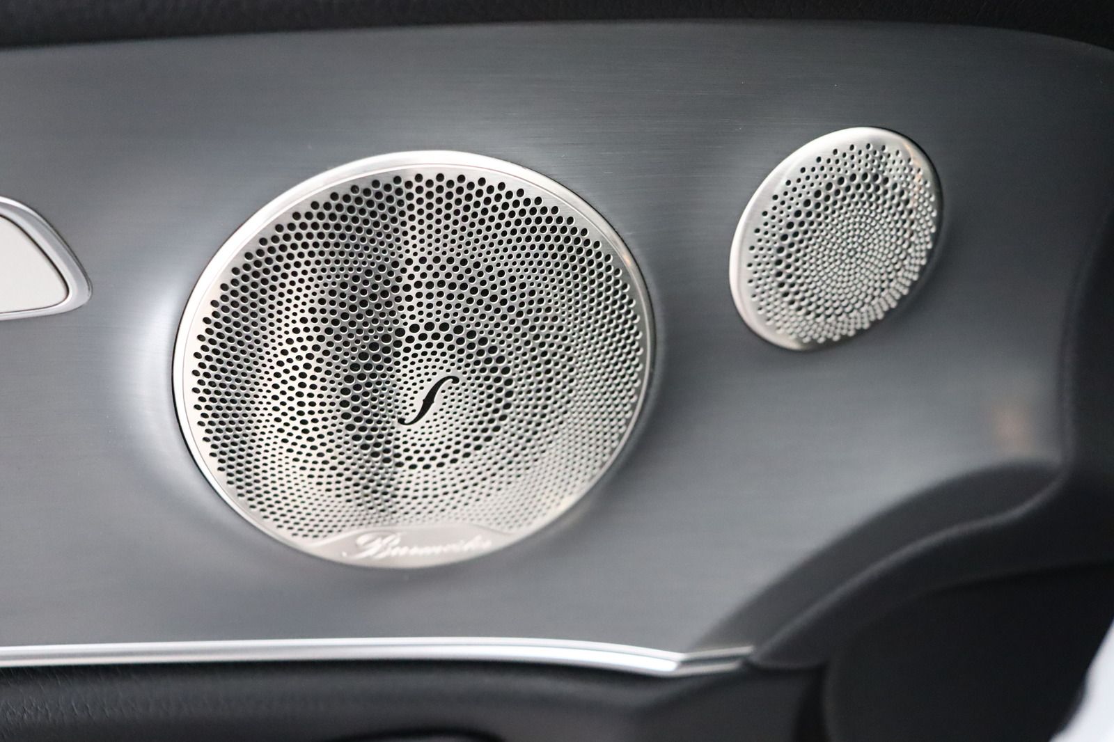 Fahrzeugabbildung Mercedes-Benz E 220 d Night Edition * Airscarf * LED *