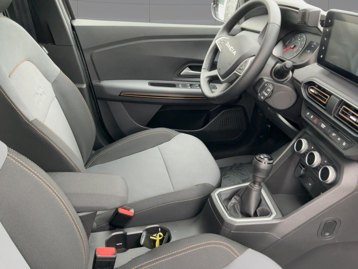Fahrzeugabbildung Dacia Jogger Extreme+ TCe 100 (7-Sitzer)