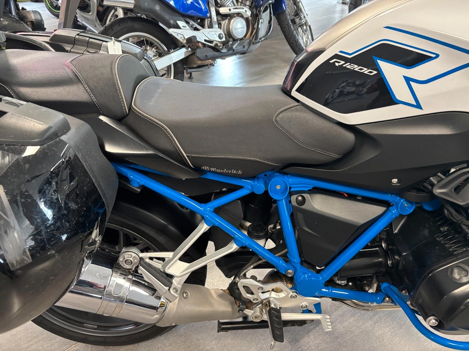 BMW R1200R