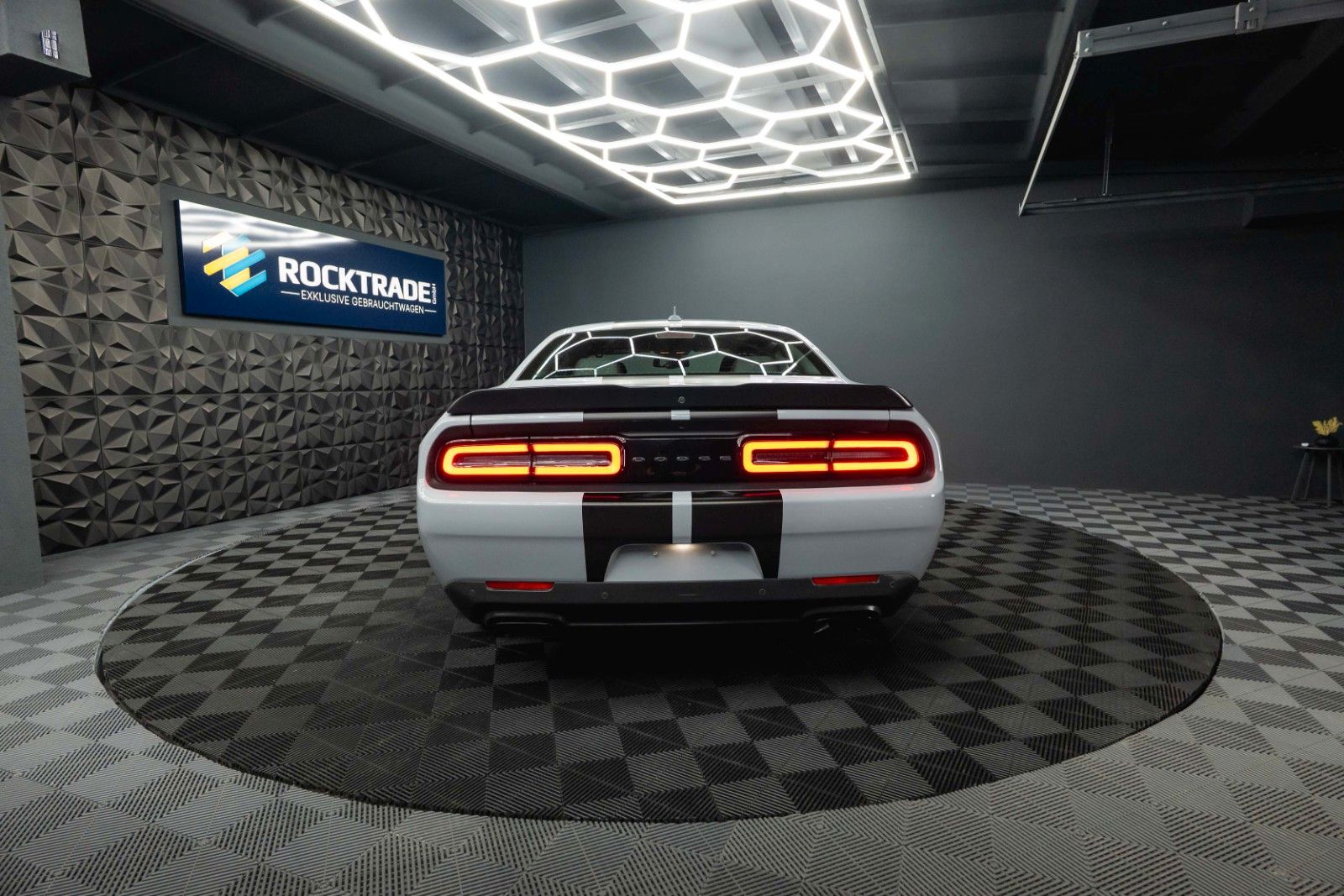 Fahrzeugabbildung Dodge Challenger 5.7 V8 R/T SRT Performance 6-Gang 19%