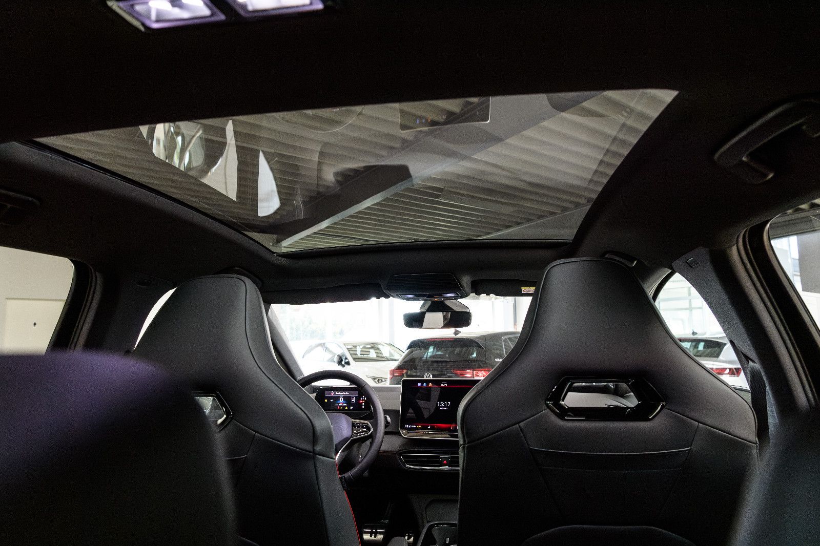 Fahrzeugabbildung Volkswagen ID.3 GTX IQ-LIGHT+AHK+PANO+360°-KAM+NAV+WÄRMEP.