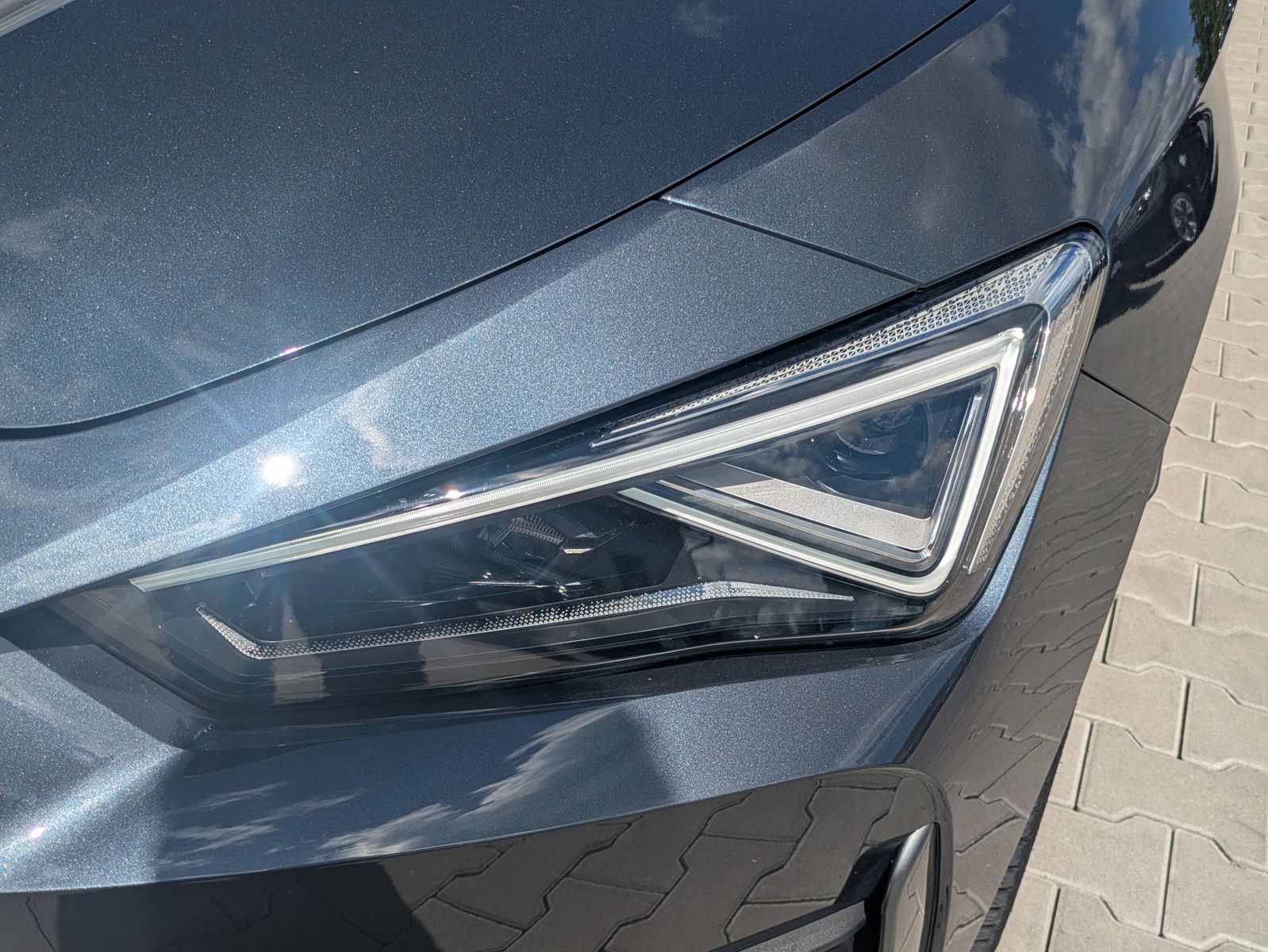 Fahrzeugabbildung CUPRA Leon VZ 2.0TSI 4Drive ACC*PANO*MATRIX*DCC*LM19"