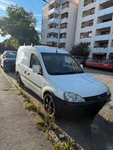 Opel Combo 1.3cdti Steuerkette neu Tüv 6/26 - gebrauchte Opel Combo aus dem Jahr 2011