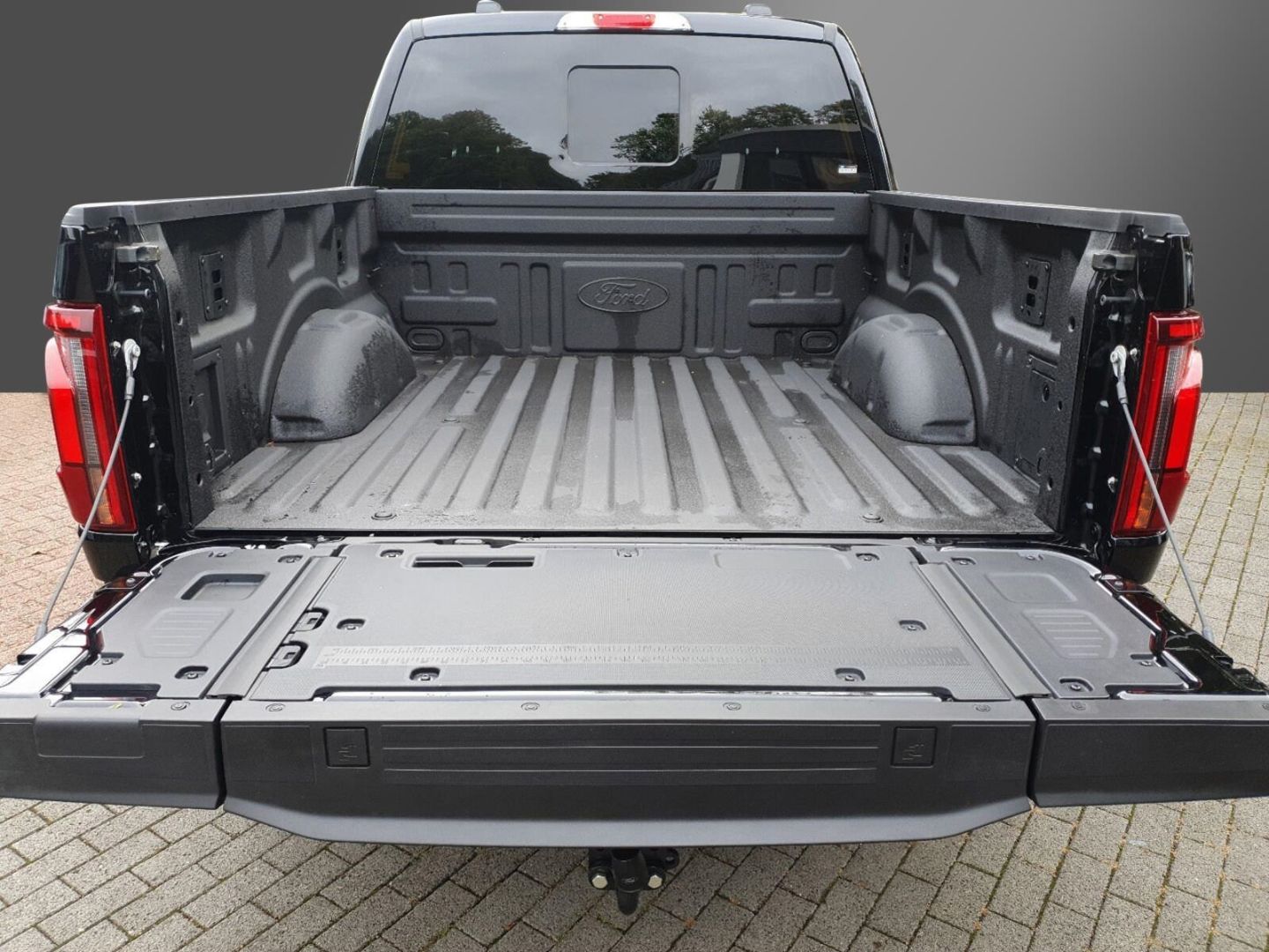 Fahrzeugabbildung Ford F 150 Lariat Black MY25 5,0-V8 4x4 SuperCrew-Vol