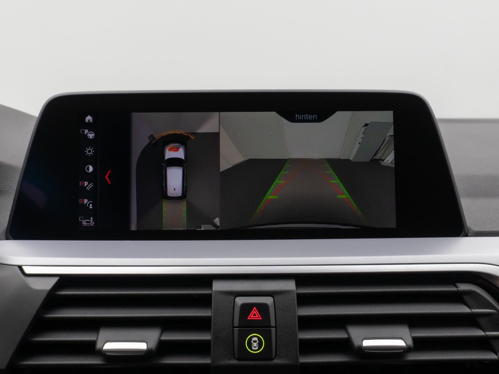 Fahrzeugabbildung BMW X3 xD30e 360° HUD DAB HiFi Leder Sport 18Zoll