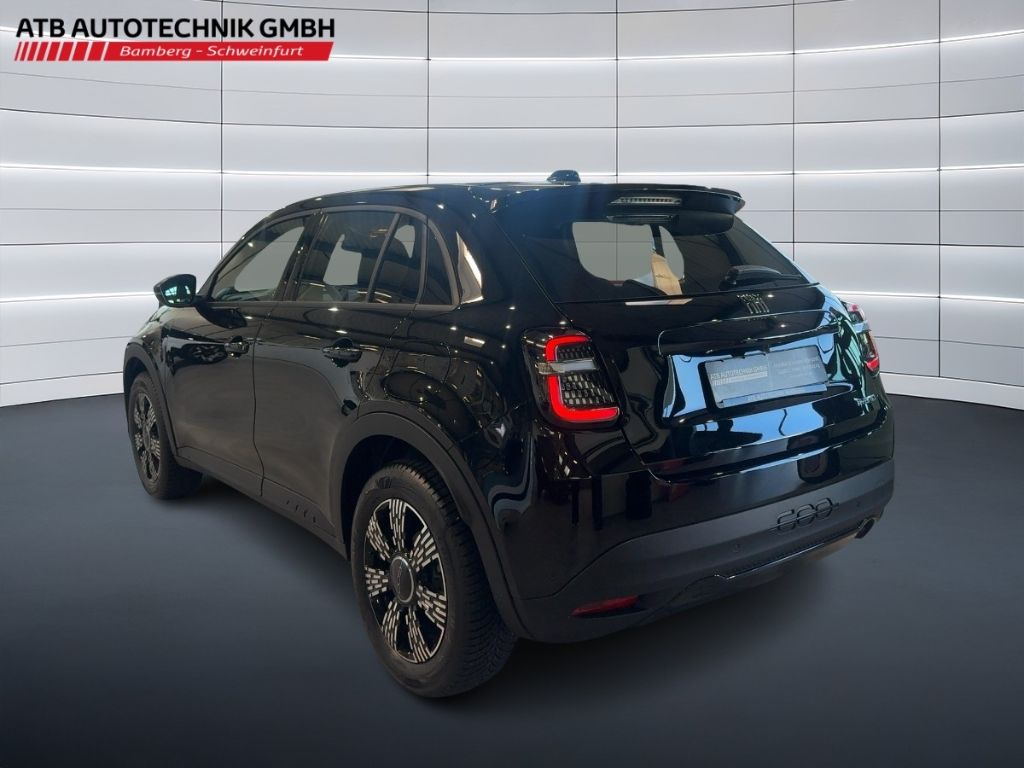 Fahrzeugabbildung Fiat 600 Hybrid MY25 Business Edition, Ganzjahresreif
