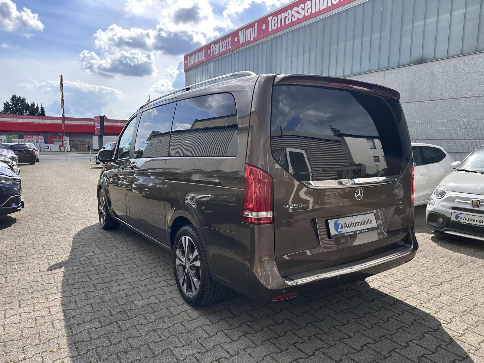 Mercedes-Benz V 250 d SCORE lang 8-Sitzer*Kamera*AHK*