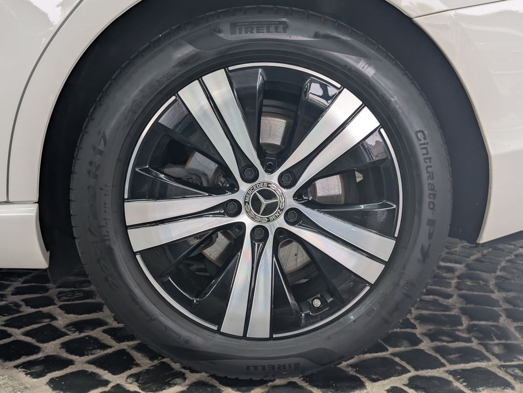 MERCEDES-BENZ C-Class 2024