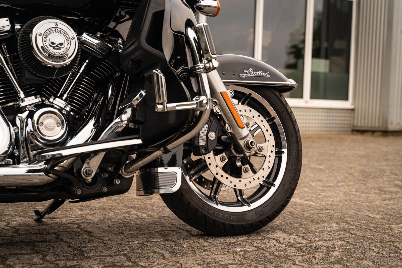 Fahrzeugabbildung Harley-Davidson FLHTK E-Glide Ultra Limited - Jekill -