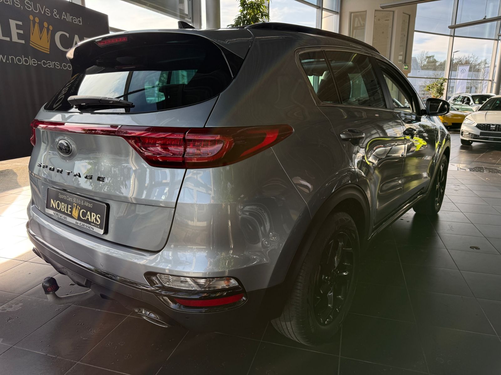 Fahrzeugabbildung Kia Sportage Black Edition PANO AHK LED