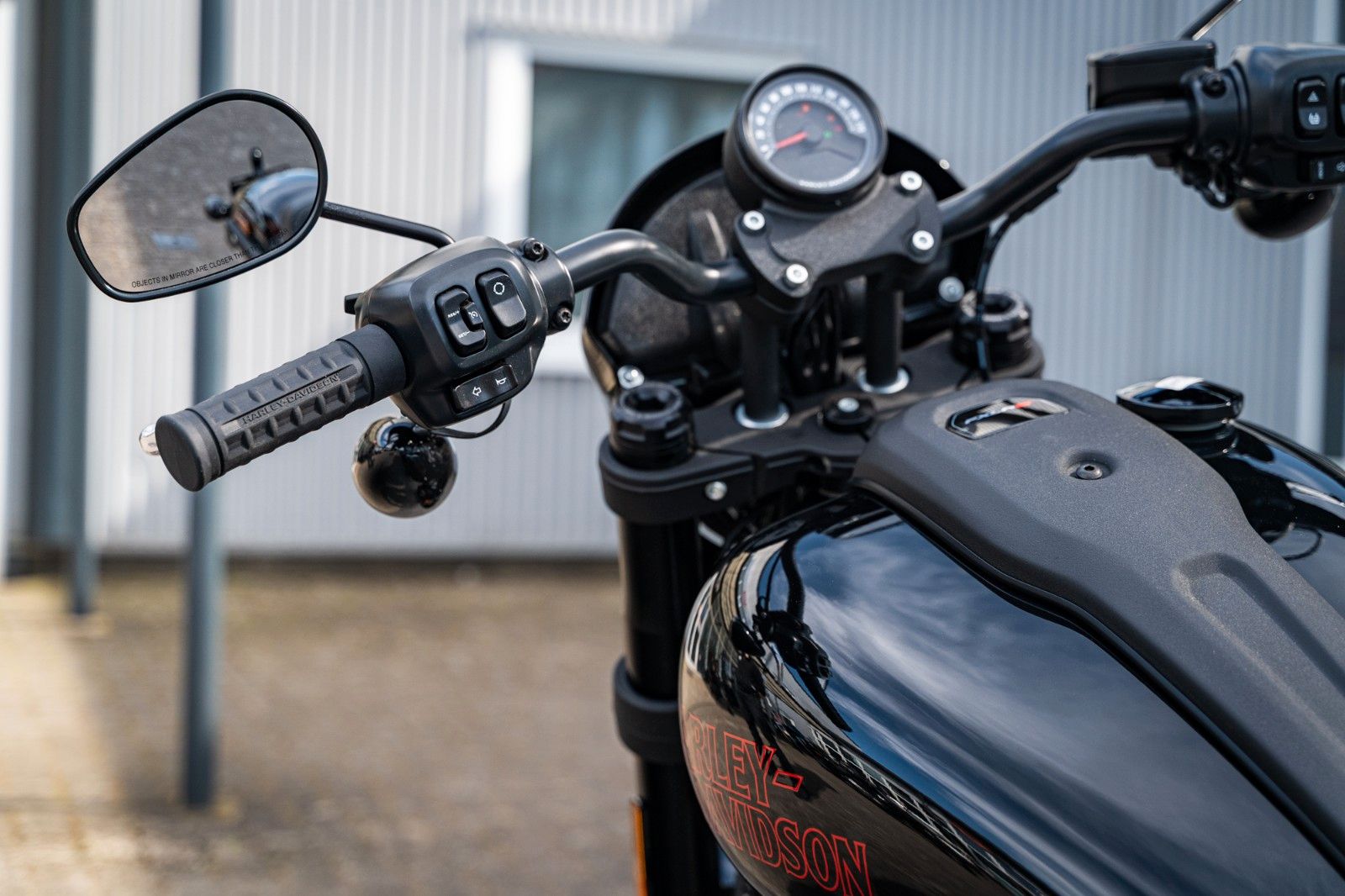 Fahrzeugabbildung Harley-Davidson FXLRS LOW RIDER S 117 MY25 Sofort verfügbar