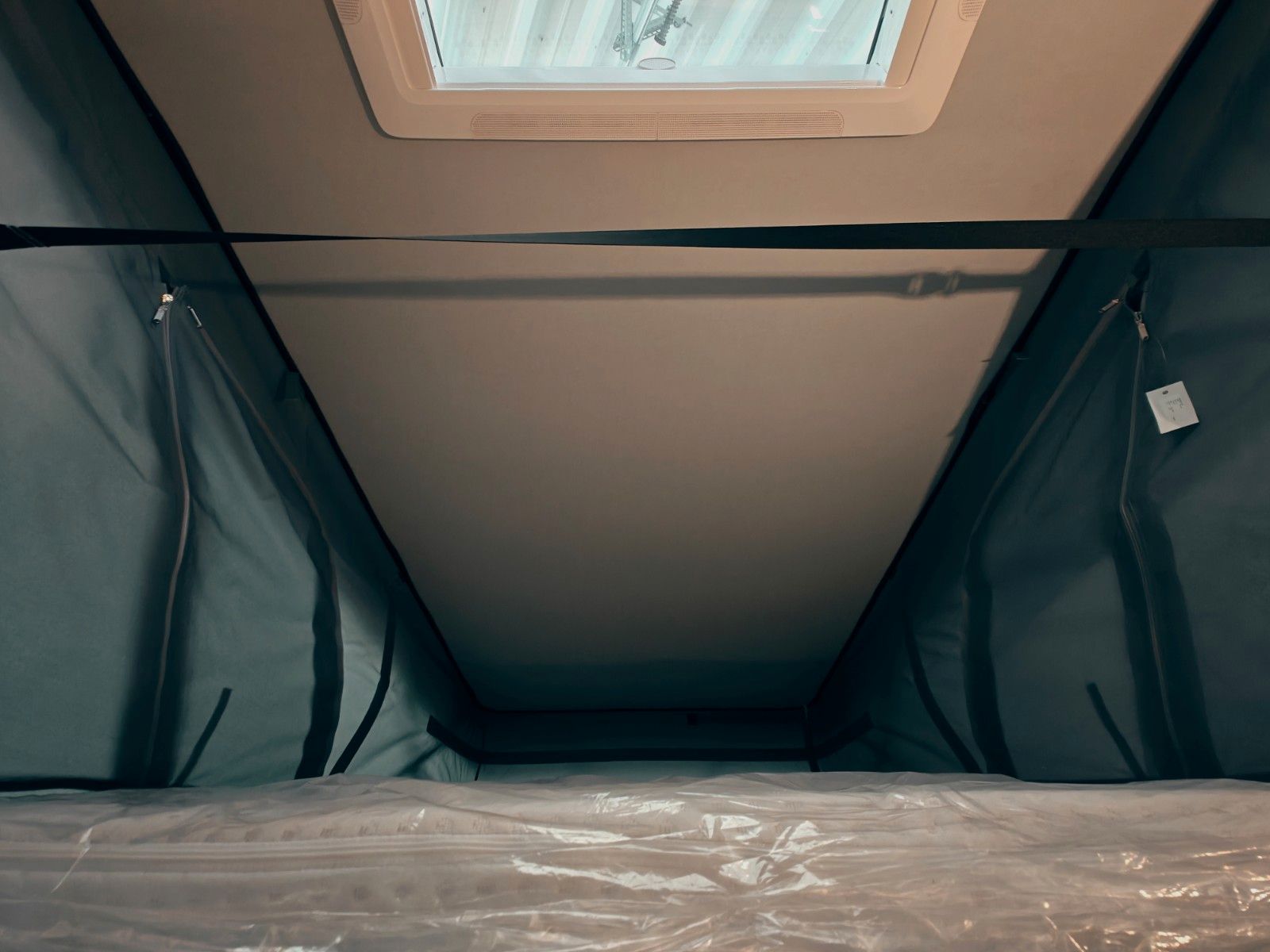 Fahrzeugabbildung HYMER / ERIBA / HYMERCAR HYMER REDWOOD 600 TRAIL 2026