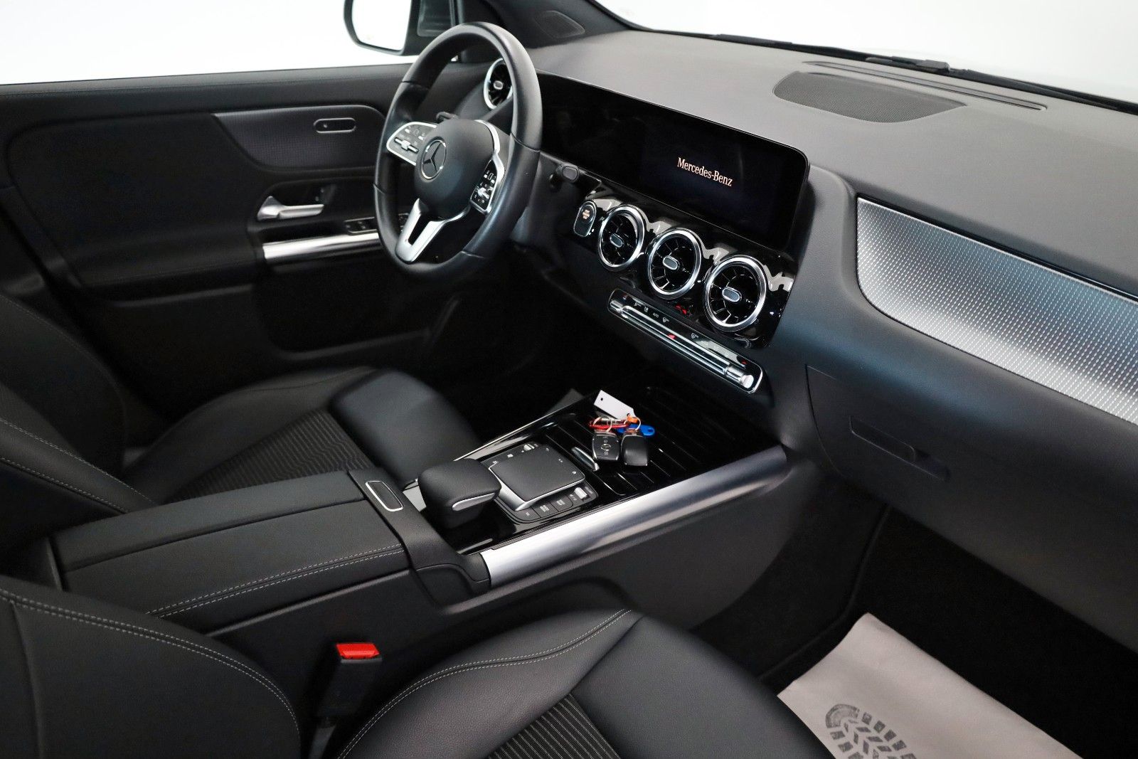 Fahrzeugabbildung Mercedes-Benz GLA 250 e Progressive,Navi,LED,SH,Kamera,Panoram